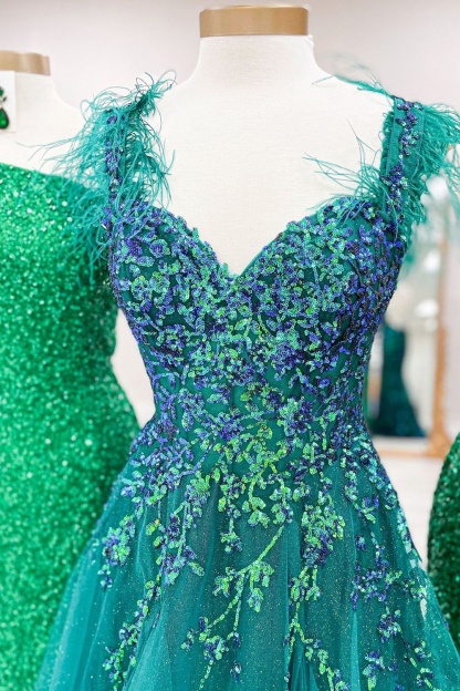 Elegant Dark Green V-Neck A-Line Prom Gown with Feather Embroidery