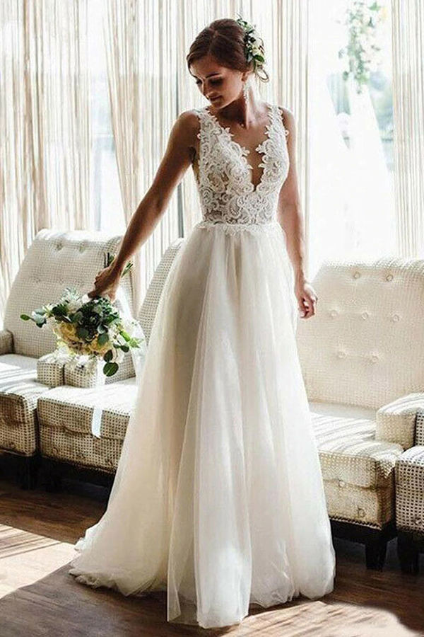 Chic V-Neck A-Line Backless Straps Wedding Dress with Lace Applique
