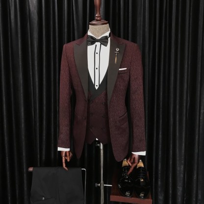 Modern Burgundy Jacquard Peaked Lapel Three-Piece Men's Suits for Wedding