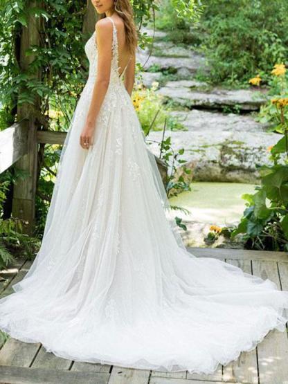 Lace Sleeveless Tulle Beach Wedding Dress