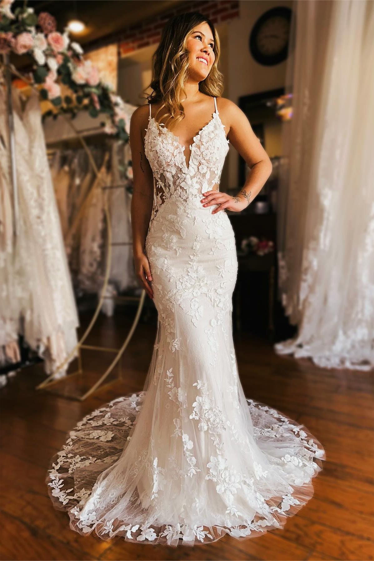 Gorgeous White Applique Sheath Mermaid Floor-Length Wedding Dress