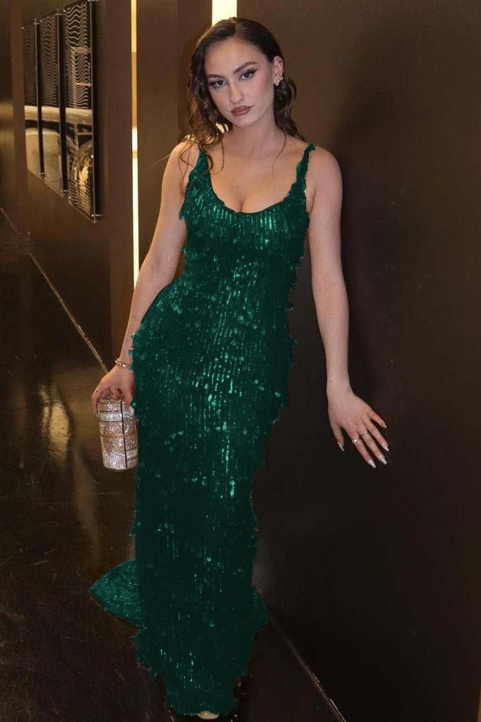 Glamorous Green Spaghetti Strap Sleeveless Long Formal Dress With Beadings