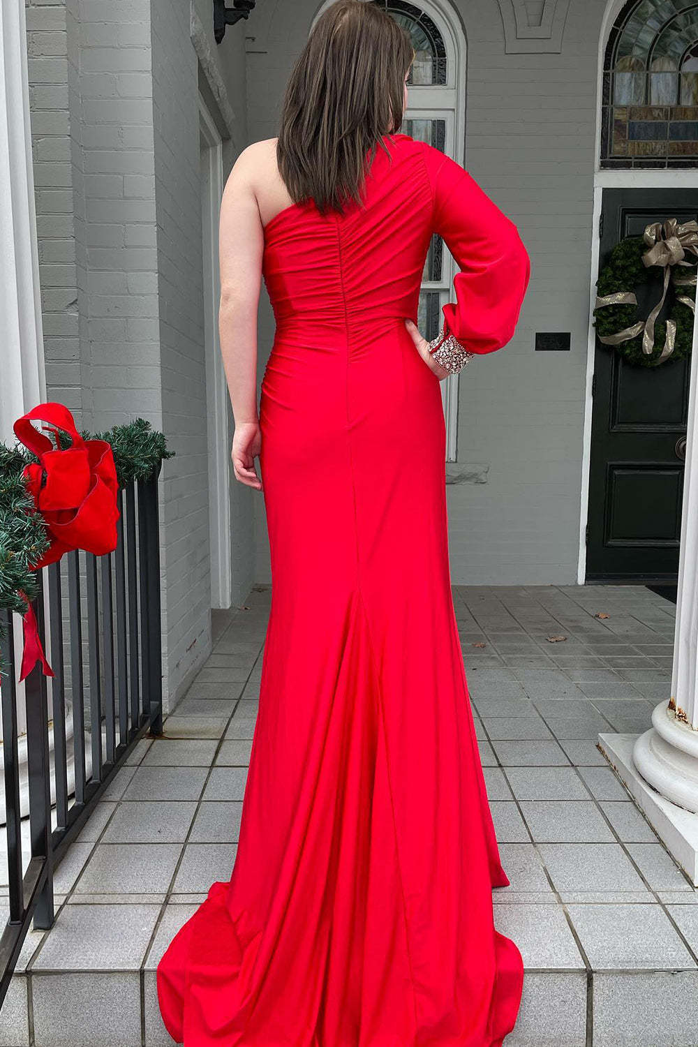 Black One-Shoulder Mermaid Gown Featuring a High Slit