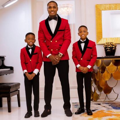 Fancy Red Best-Fitted Double-Breasted Wedding Suits with Black Lapel
