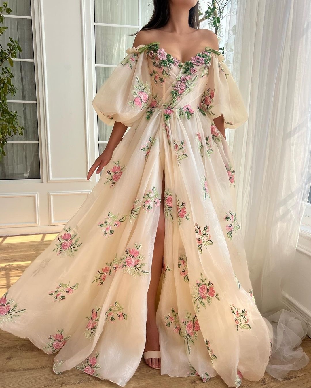 Elegant Off-The-Shoulder Floral Embroidered Split Evening Dress With Puff Sleeves