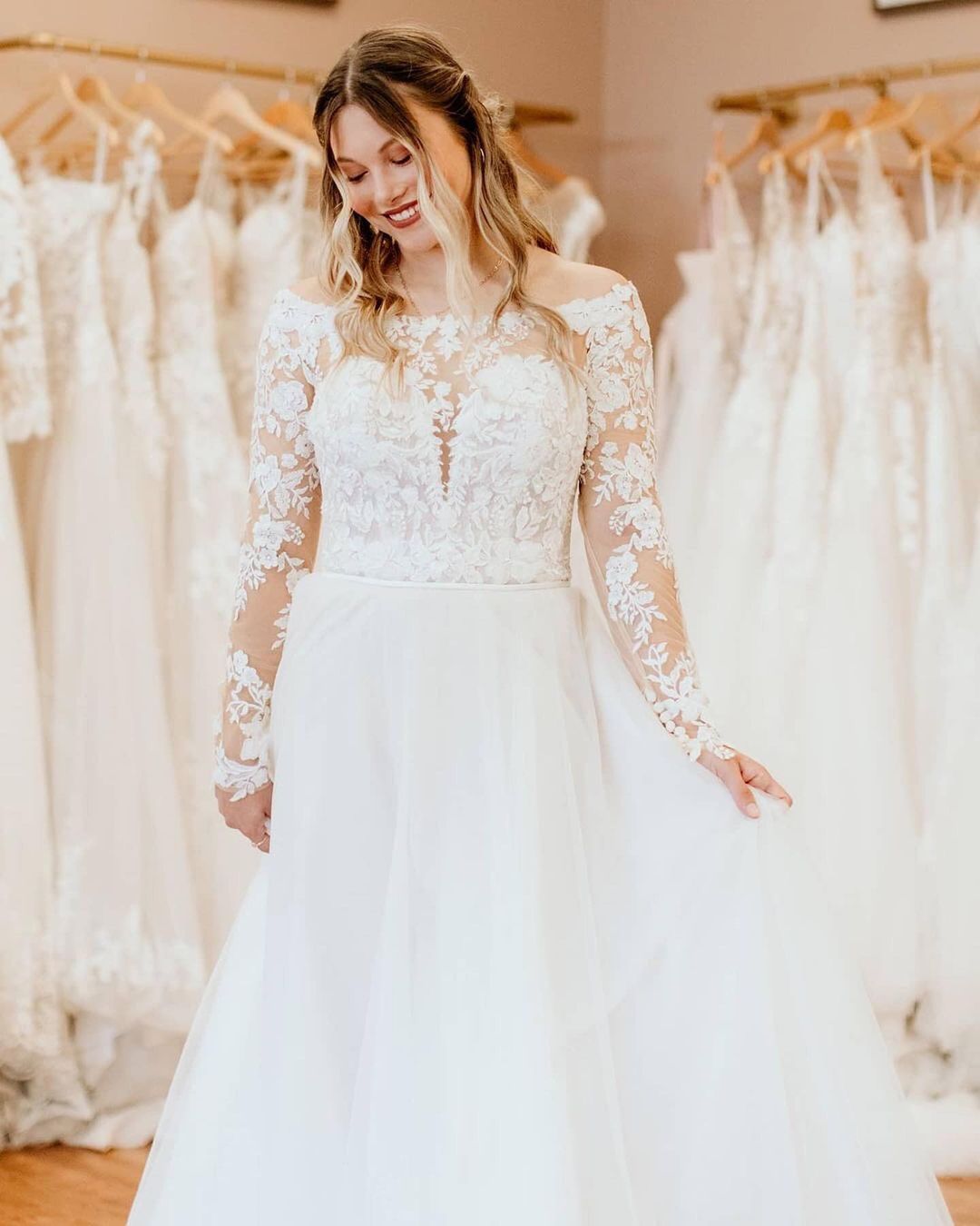 Pretty Tulle Long Sleeves Off-the-Shoulder Wedding Dress with Lace A-Line