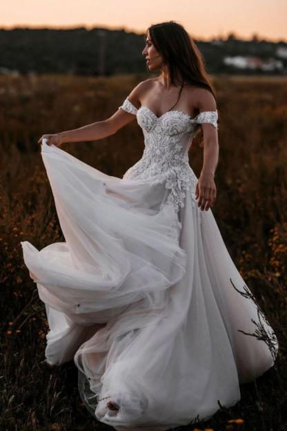 Elegant Tulle A-Line Off-the-Shoulder Wedding Dress with Appliques Lace