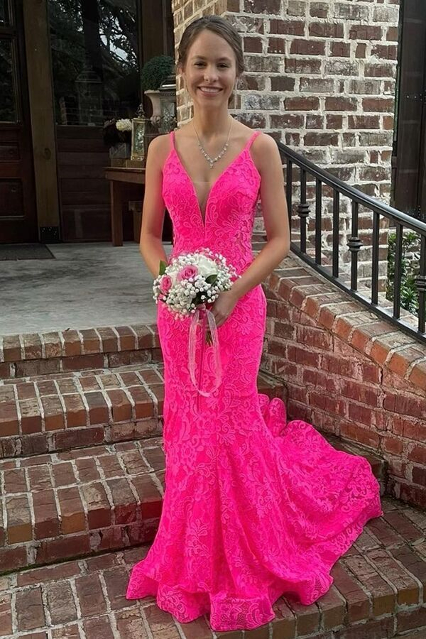 Elegant Spaghetti Strap V-Neck Wedding Dress Long with Appliques