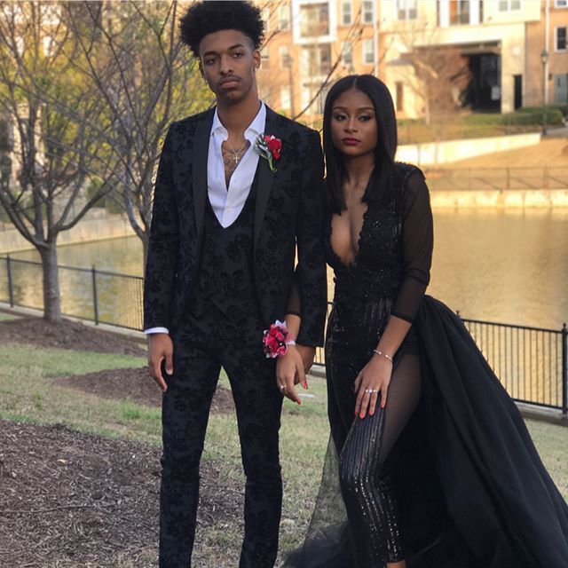 Handsome Black Jacquard Business Prom Suits for Guy with Three Pieces