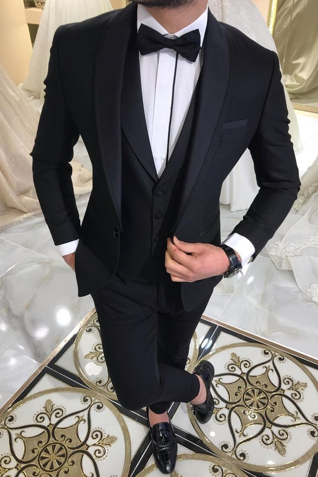 Elegant Black Shawl Lapel Three-Piece Wedding Tuxedos with Waistcoat