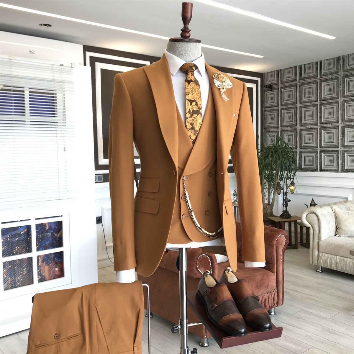 Elegant Orange Peaked Lapel Prom Outfits Men with Double-Breasted