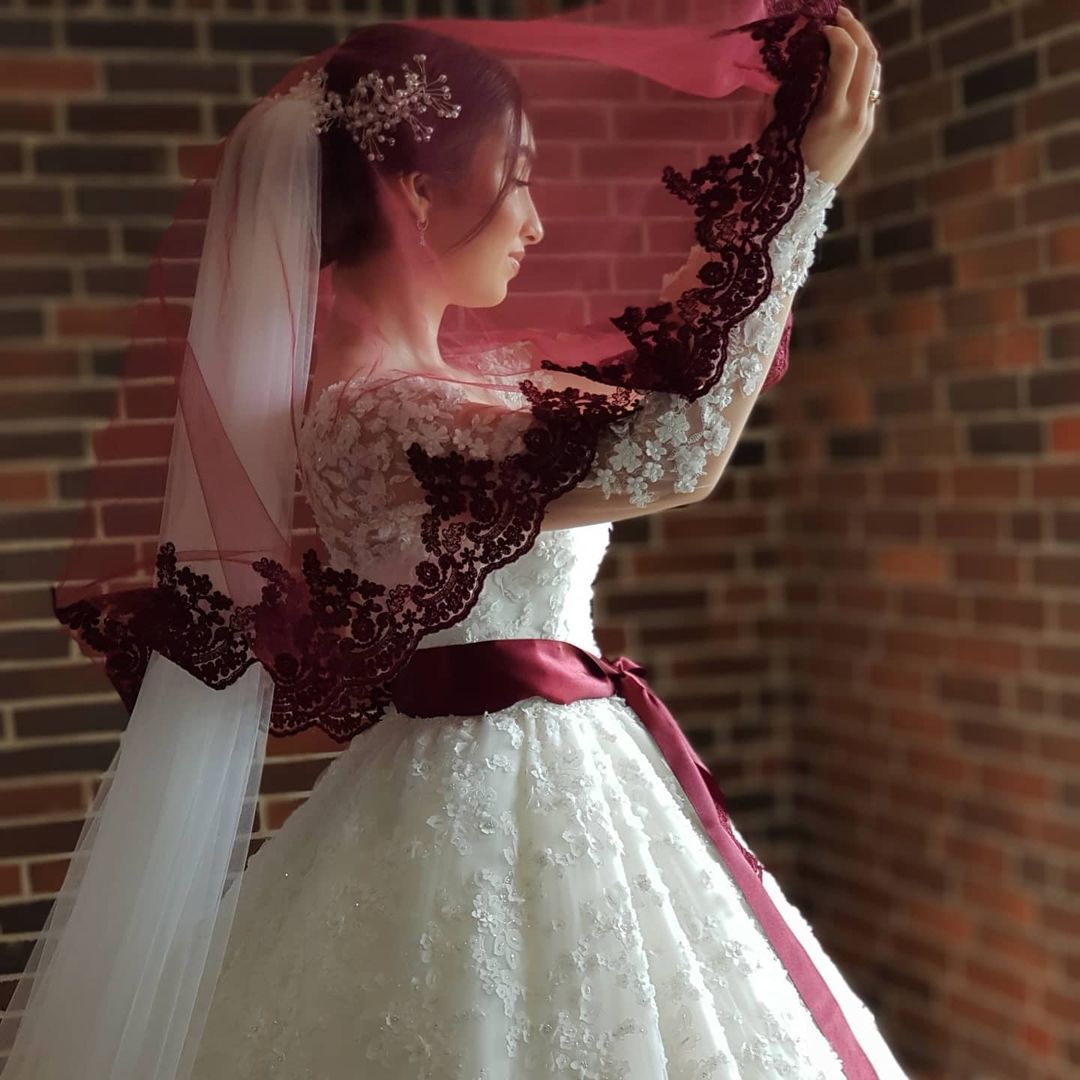 Glamorous Long Sleeves Lace Princess Wedding Dresses