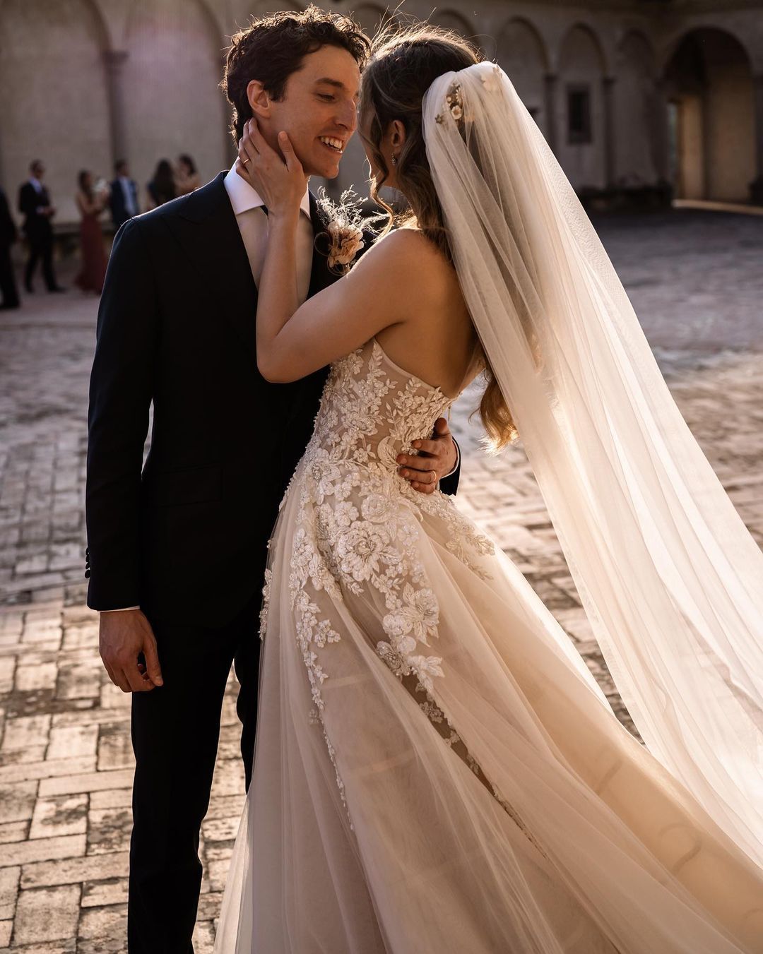 Amazing Backless Train A-Line Sweetheart Wedding Dress with Tulle Floral Lace