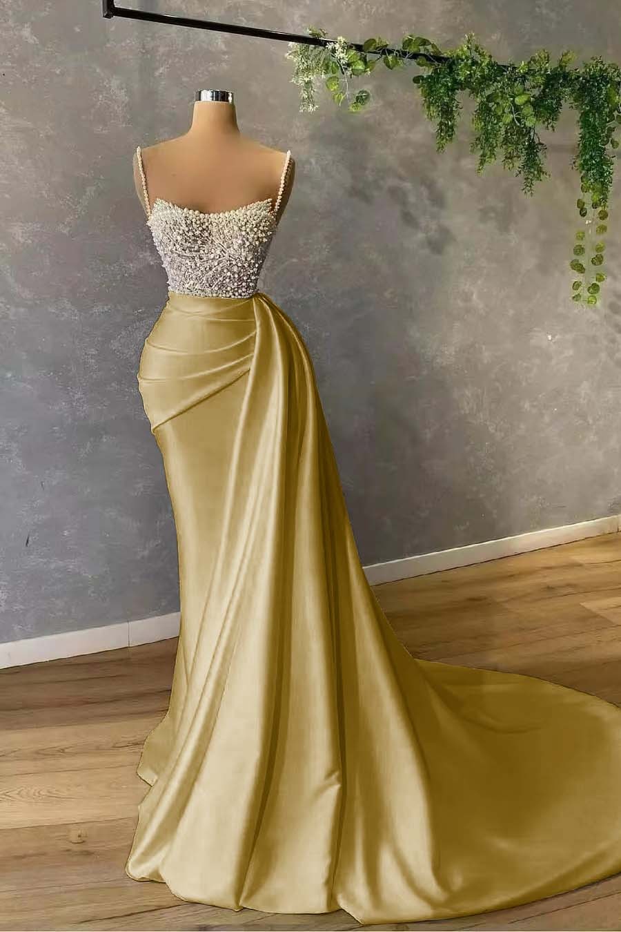 Spaghetti-Straps Elegant Pearl Mermaid Evening Dress With Sequins Pleat