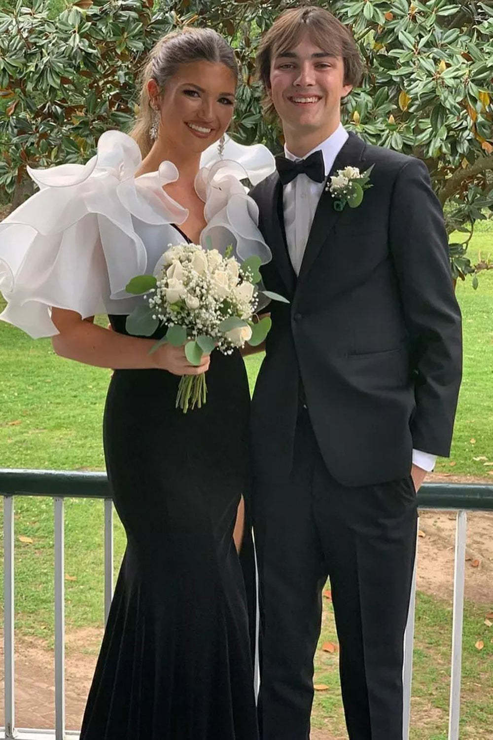 Black Long Prom Dress with V Neck and Front Split in Mermaid Style