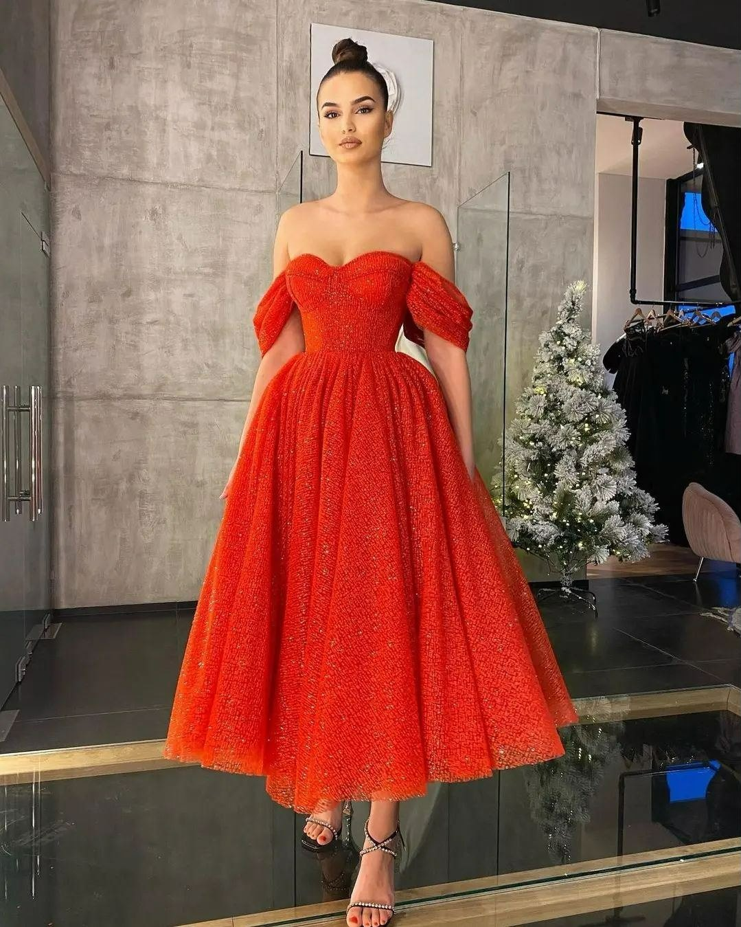 Red Sweetheart Off-the-Shoulder A-Line Prom Dress for a Stunning Look