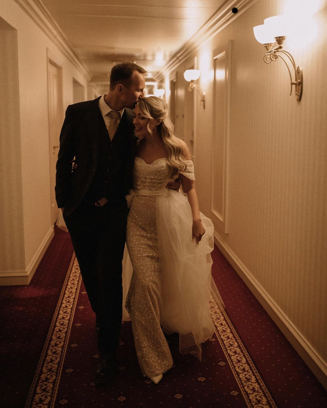 Chic Off-The-Shoulder Mermaid Long Wedding Dress with Detachable Tulle Train