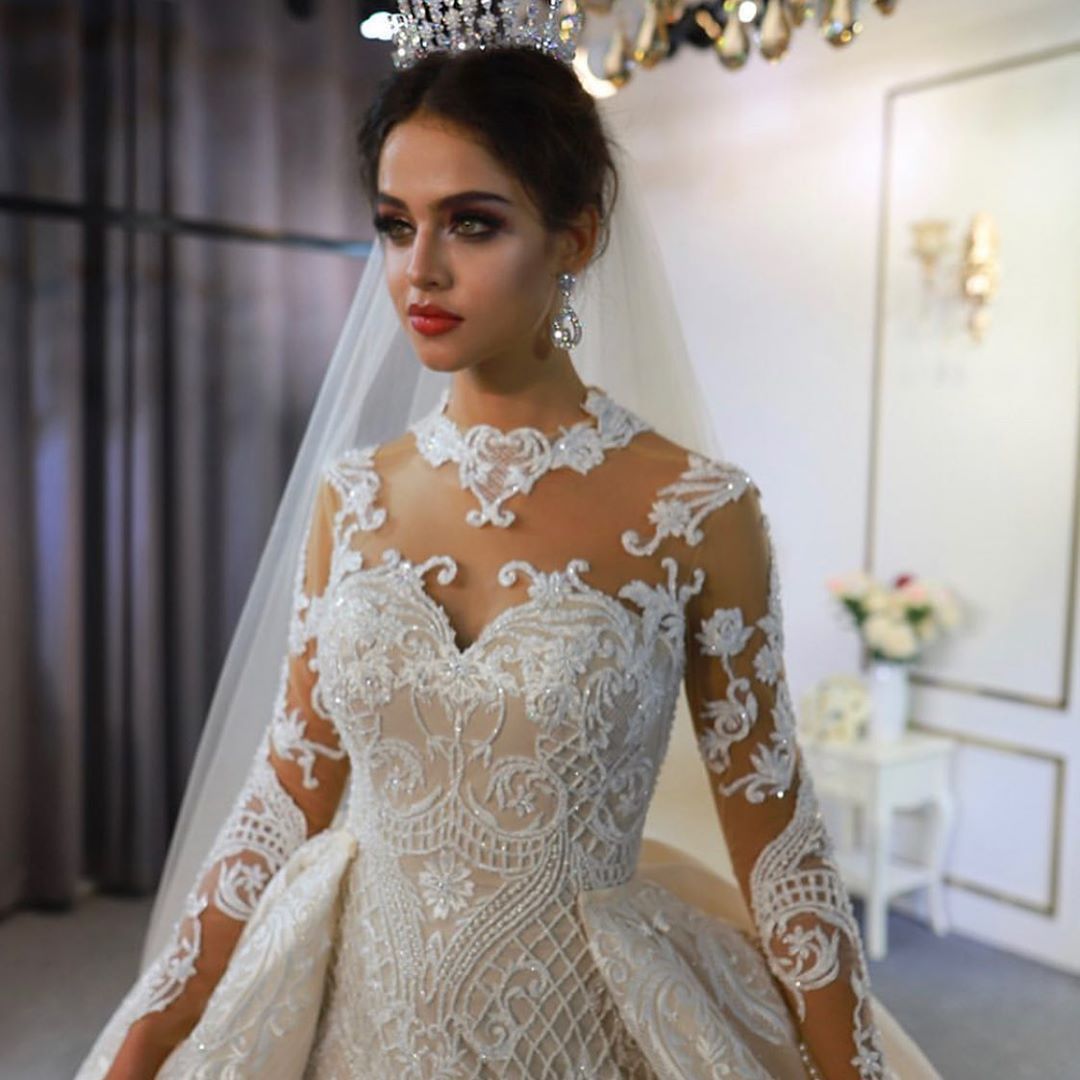 Classic Floor-Length A-Line Sweetheart Long Sleeves Wedding Dress with Appliques Lace