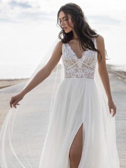 Sleeveless V-Neck Lace Wedding Dress