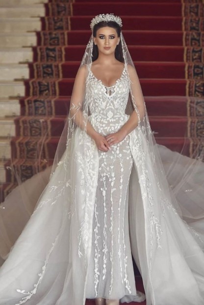 Chic Lace Long Mermaid V-Neck Tulle Wedding Dress with Detachable Train