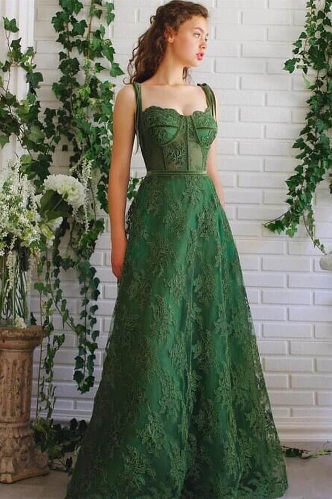Green Emerald Spaghetti-Straps Evening Dress With Appliques A-Line Strapless