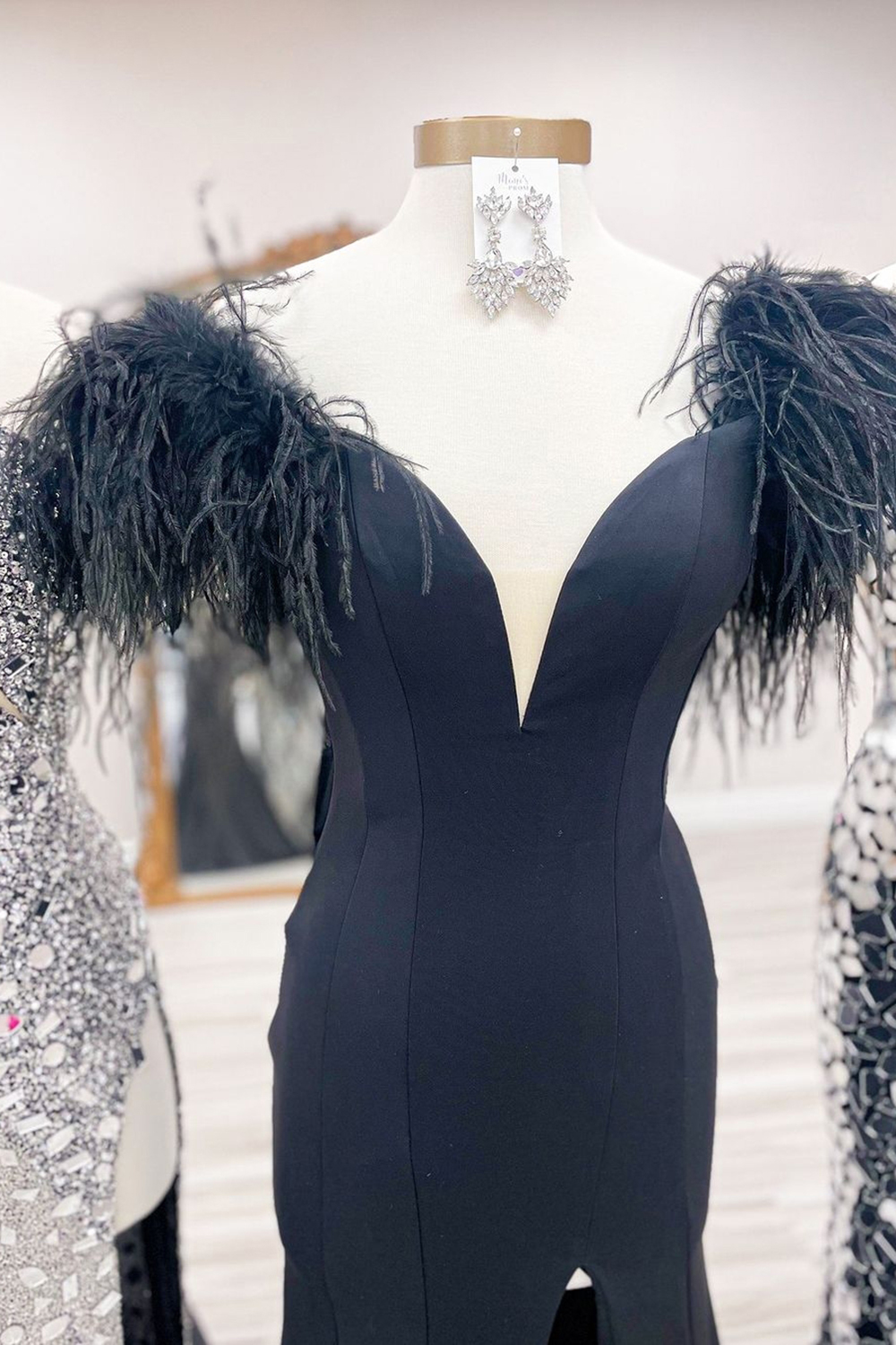 Red V-Neck Mermaid Prom Dress Adorned with Feathers