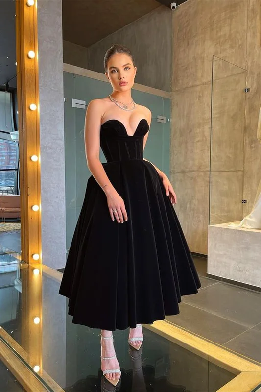 Little Tea-Length Black Prom Dress with a Touch of Elegance