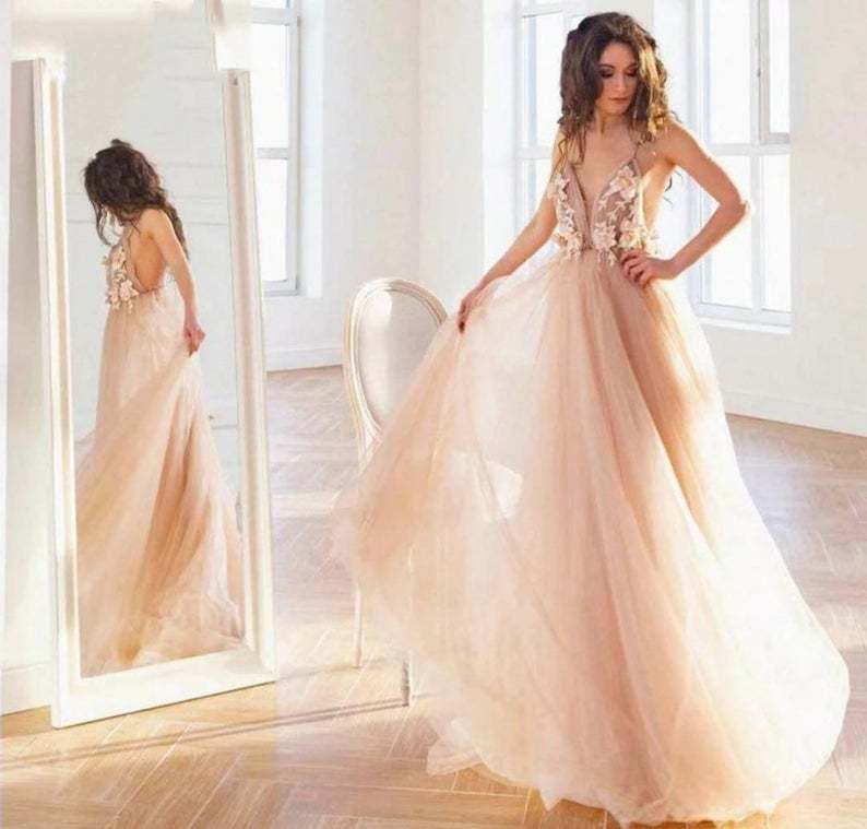 Modern V-Neck Backless A-Line Long Wedding Dress with Tulle Floral