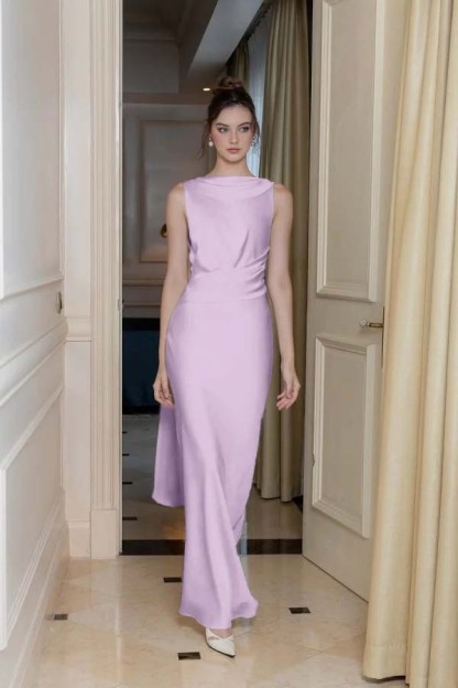 Long Slimming Sleeveless Formal Dress Flowy Backless With Pleated