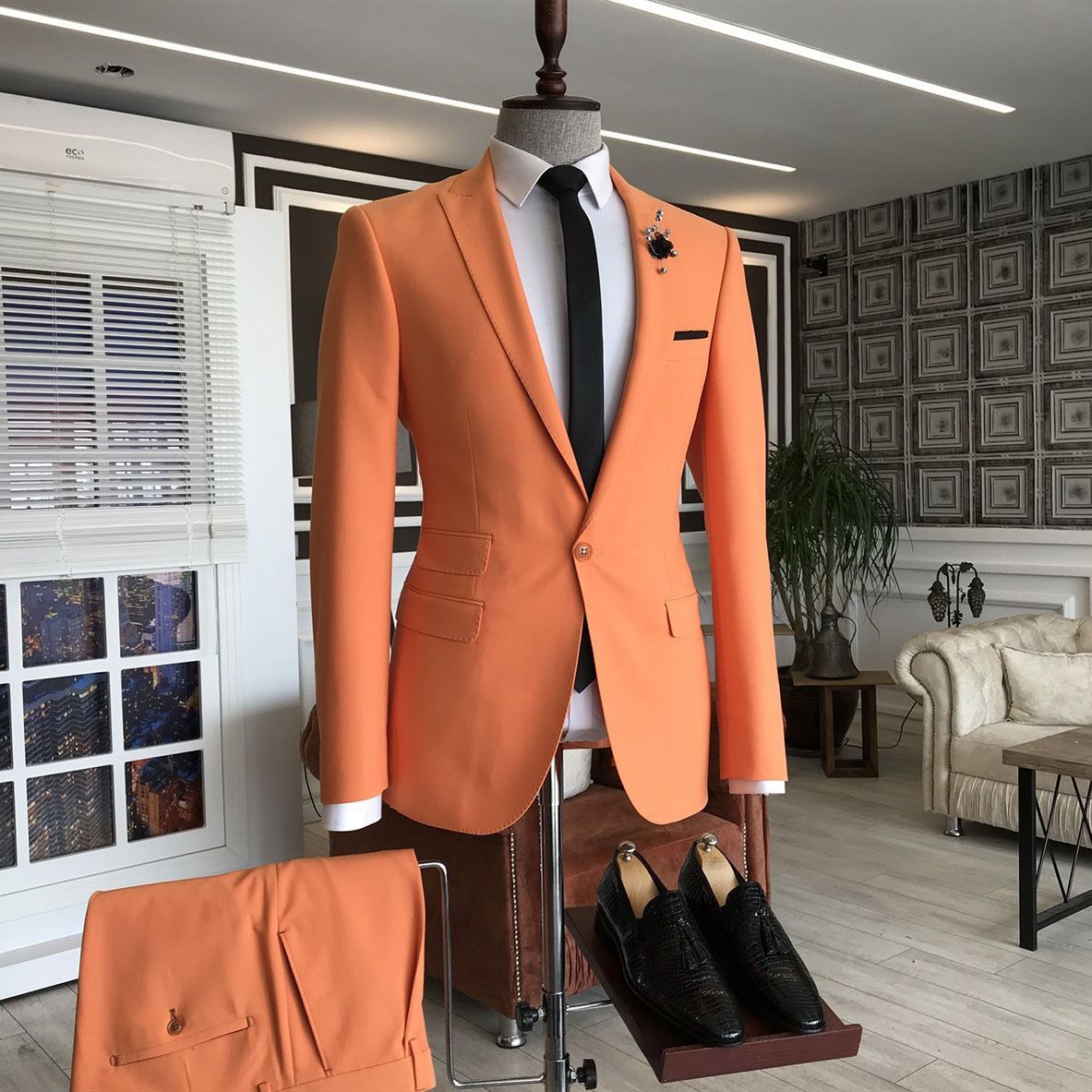 Shining Orange Peaked Lapel Three-Flap cocktail Suit for Guys