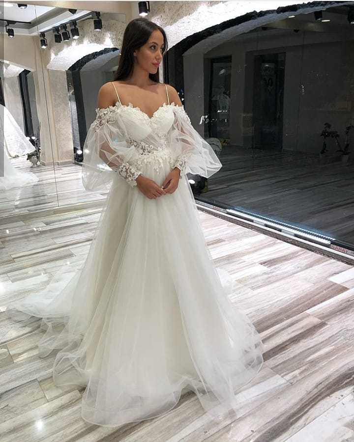 Charming Spaghetti-Straps Off-the-Shoulder Long Sleeves A-Line Wedding Dress Tulle with Appliques Lace