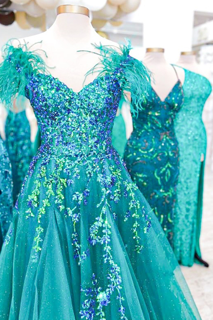 Elegant Dark Green V-Neck A-Line Prom Gown with Feather Embroidery