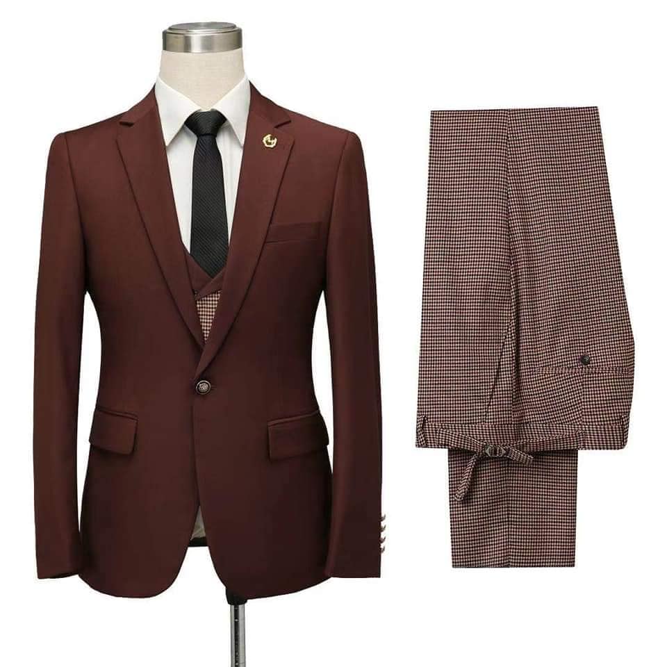 Unique Burgundy Notched-Lapel Fitted Wedding Suit for Men