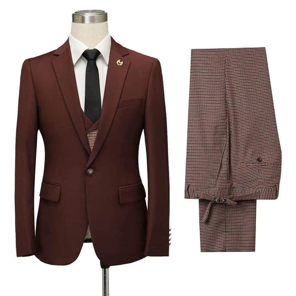 Unique Burgundy Notched-Lapel Fitted Wedding Suit for Men