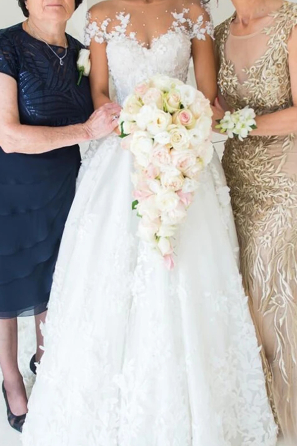 Glamorous Beading Appliques Jewel Wedding Dresses with Tulle