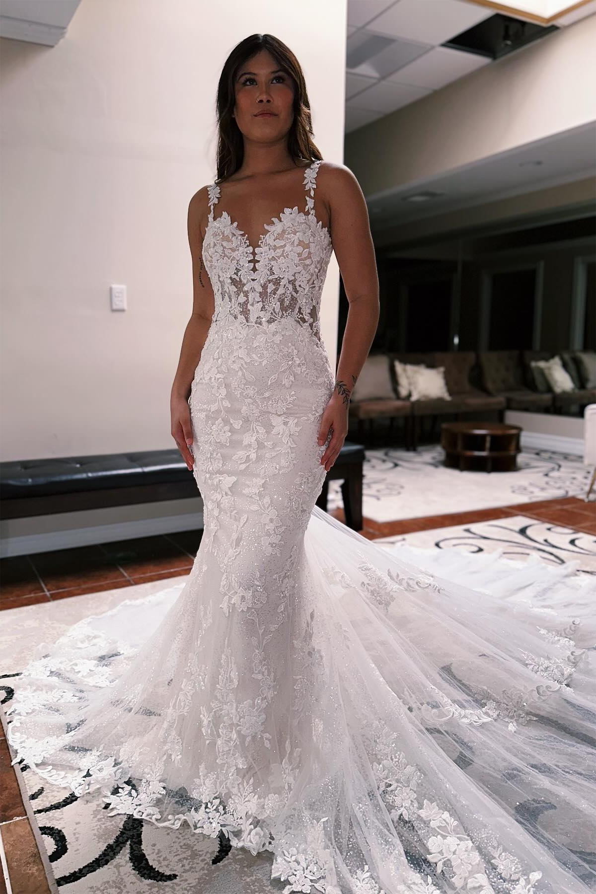 Gorgeous White Applique Sheath Mermaid Floor-Length Wedding Dress