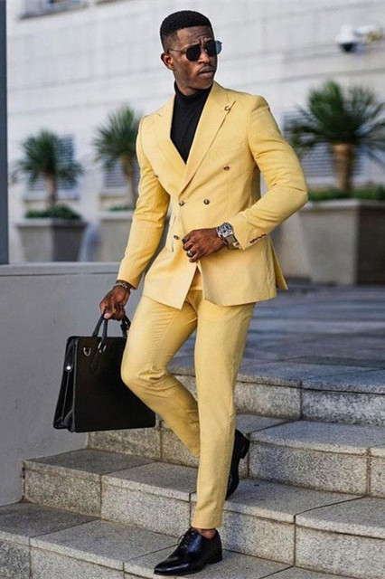 Glamorous Yellow Double-Breasted Business Man's Suit with Peaked Lapel