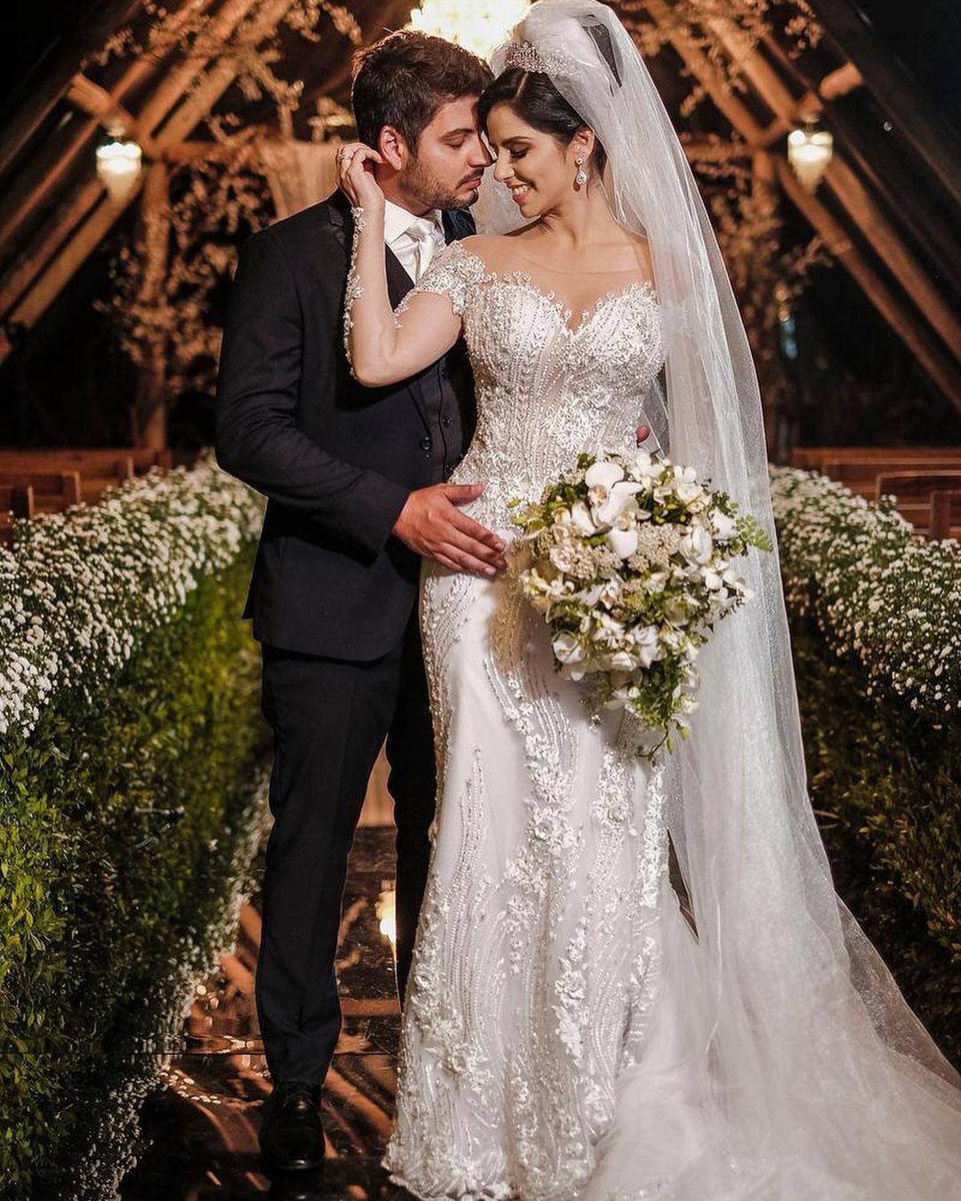 Elegant Long Sleeves Mermaid Off-the-Shoulder Wedding Dress with Appliques Lace