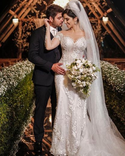 Elegant Long Sleeves Mermaid Off-the-Shoulder Wedding Dress with Appliques Lace