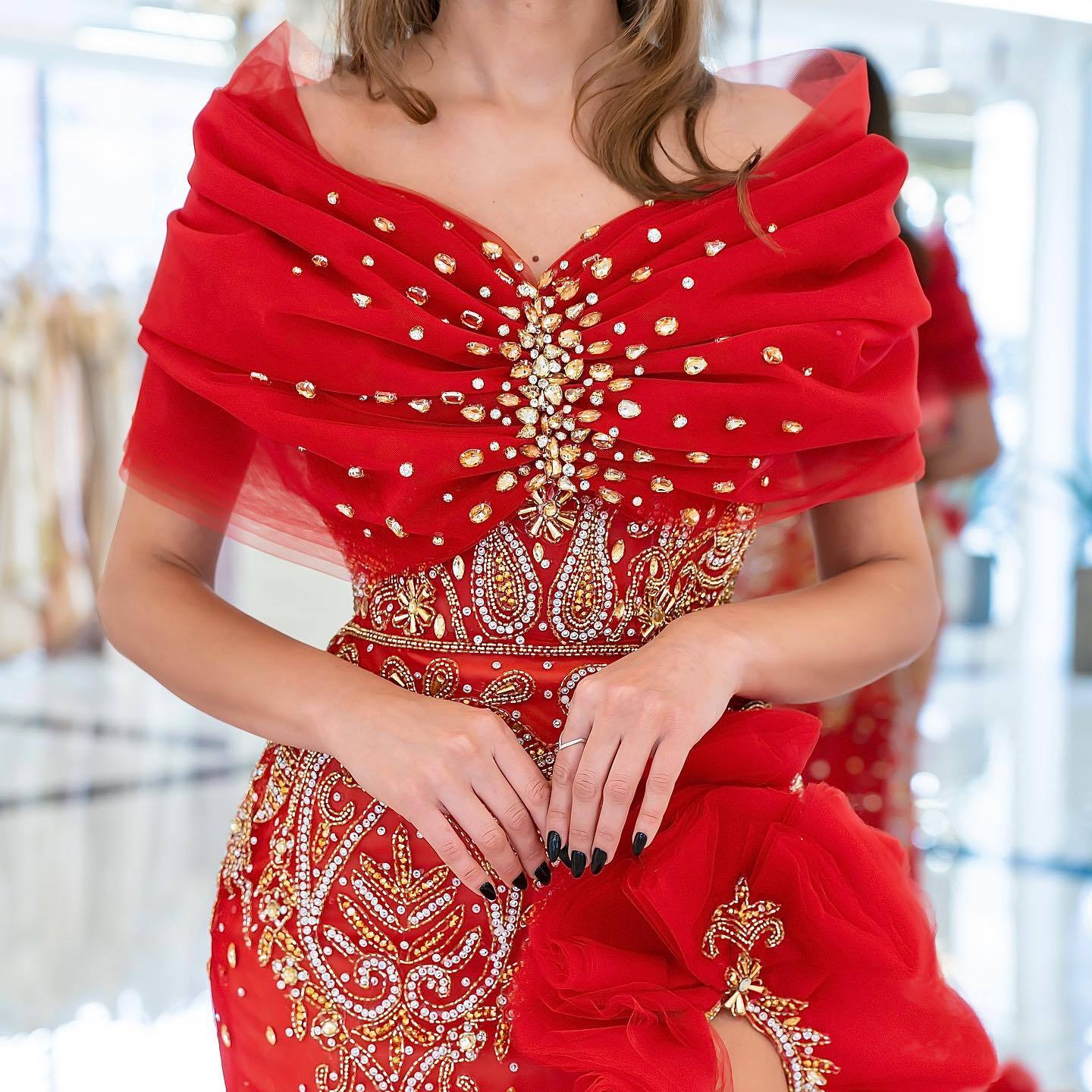 Elegant Red Off-The-Shoulder Evening Dress With Split