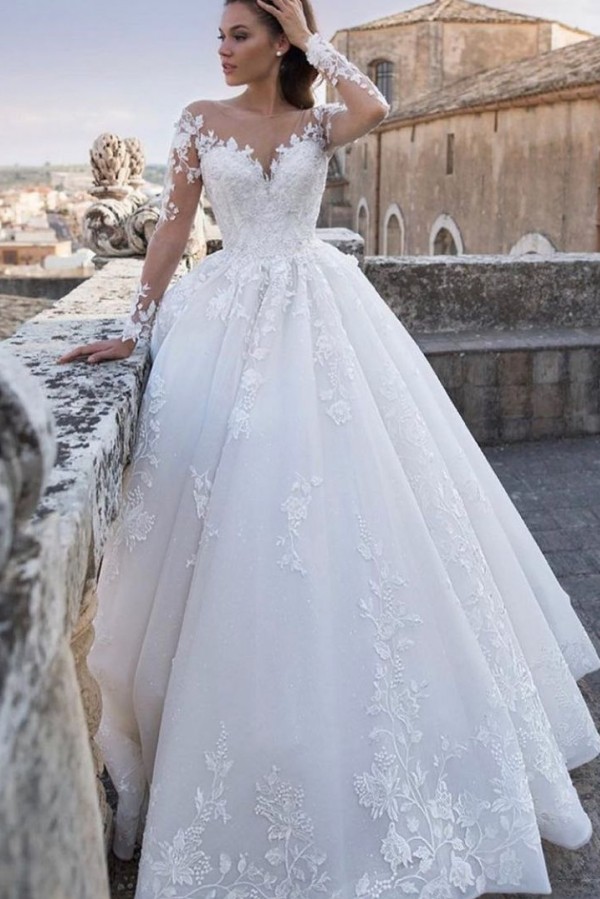 Classic Long Sleeves Princess Sweetheart Floral Wedding Dress with Lace Appliques