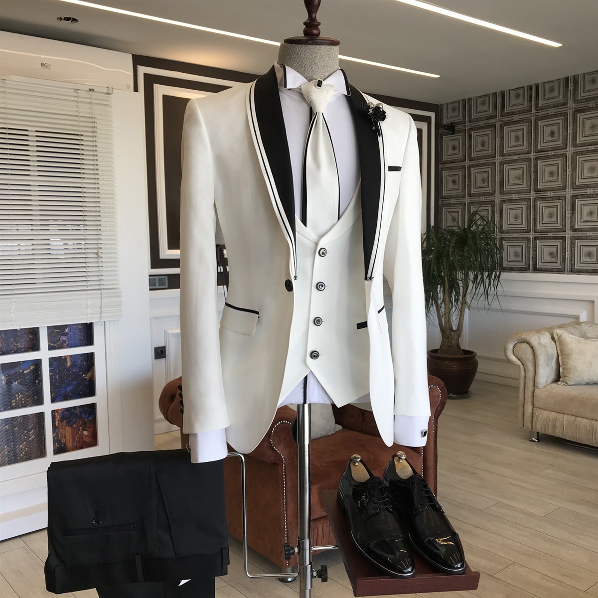 London White Slim-Fit Bespoke Black Shawl-Lapel Wedding Mens Suits