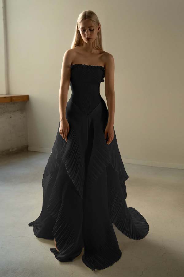 Chic Strapless Sleeveless Long Formal Dress With Ruffles Pleated