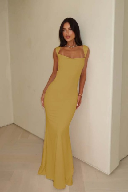 Stunning Straps Sleeveless Long Mermaid Formal Dress With Pleated