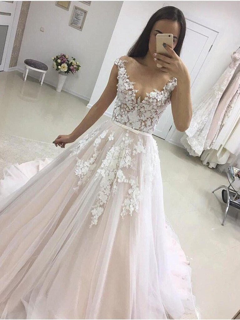 Pretty Princess Long A-Line Sweetheart Wedding Dress with Tulle Lace