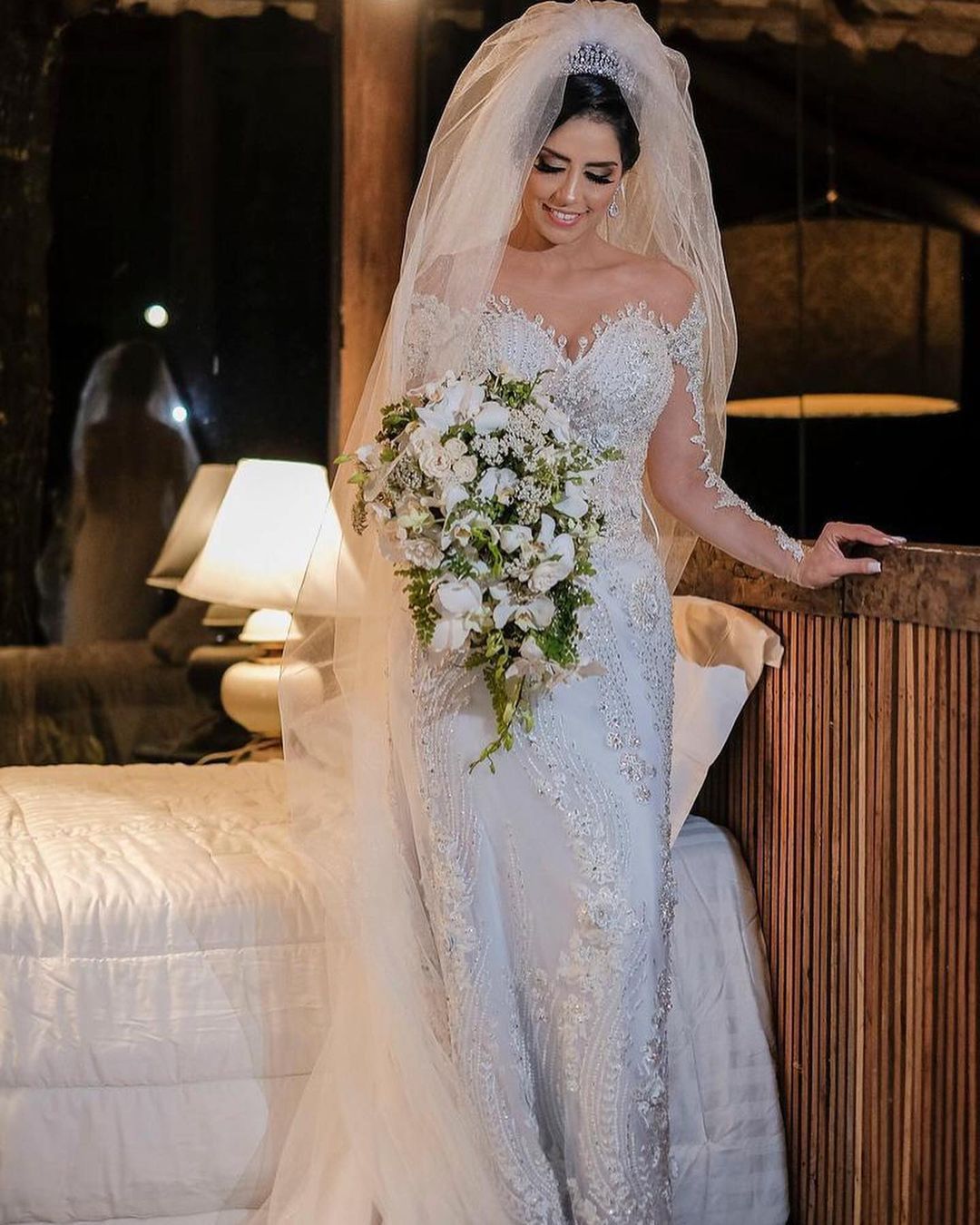 Elegant Long Sleeves Mermaid Off-the-Shoulder Wedding Dress with Appliques Lace
