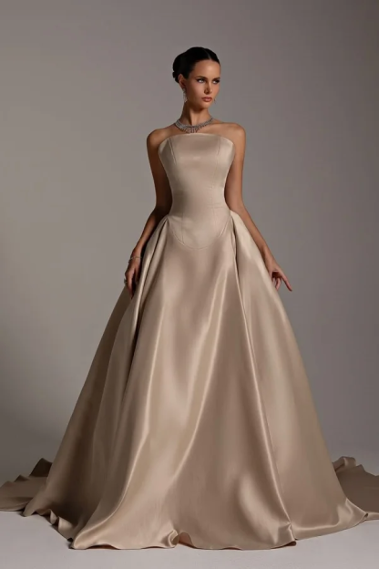 Chic Strapless Sleeveless A Line Long Formal Dress With Pleated
