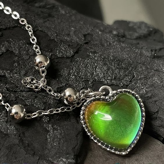 Thermochromic Color-Changing Heart Necklace