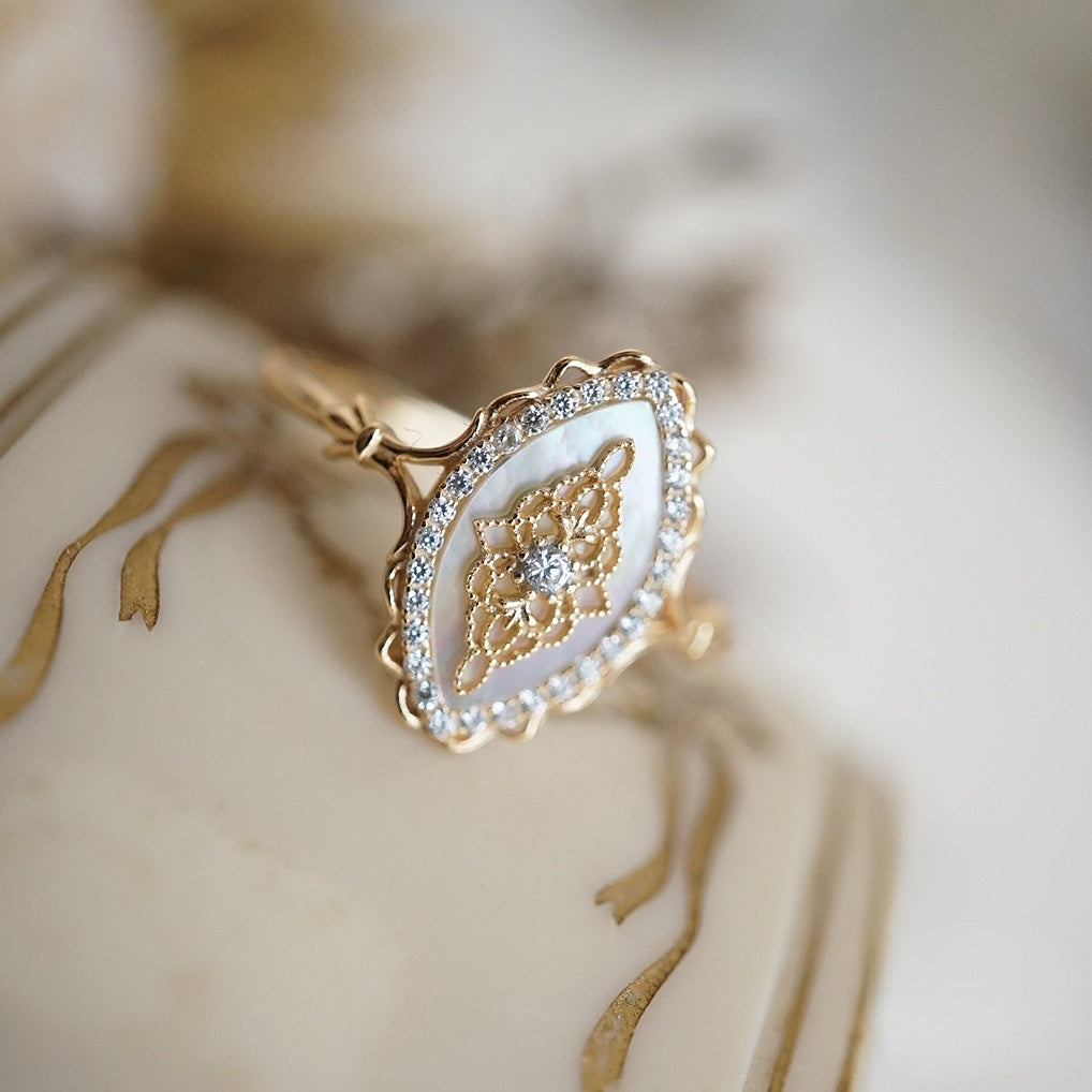 Stfuxin Natural Illusion White Shell Hollow Lace S925 Silver Gold Plated Vintage Ring