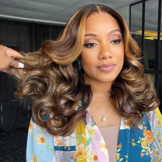 Short Loose Body Wave Glueless 6×5 Lace Wig Bouncy Curls Highlight 4/27 Honey Blonde Color